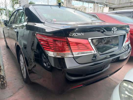 TOYOTA CROWN NEW IMPORT. image 6
