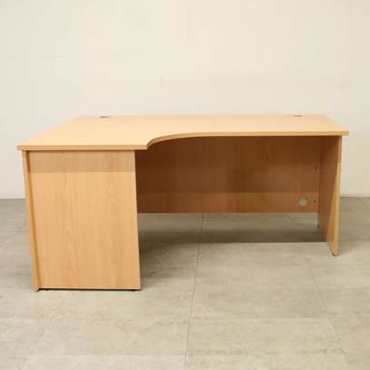 Office Desk: 120cm Long Way Curved Office Desk image 7