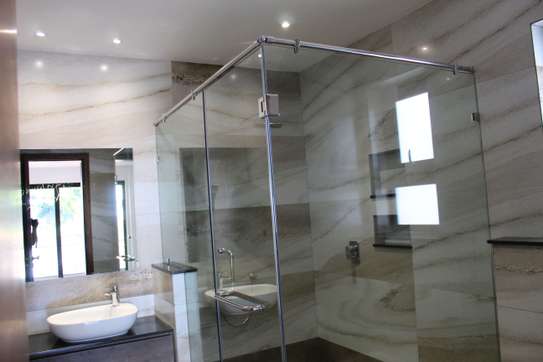 7 Bed Townhouse with En Suite in Kitisuru image 16