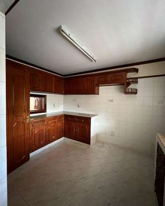 4 Bed Townhouse with En Suite in Kilimani image 9