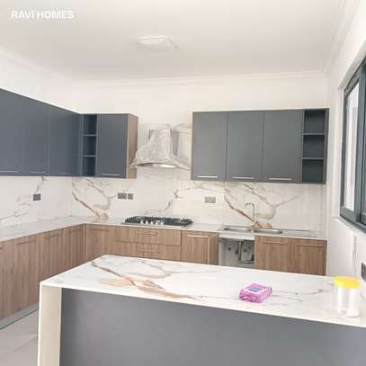3 Bed Apartment with En Suite in Kileleshwa image 12