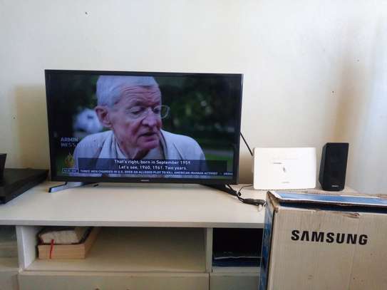 32 inch Samsung TV. The price is negotiable image 5