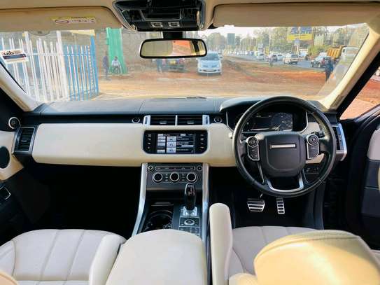 Range Rover Sport 3.0L SDV6 2014 Year with Sunroof image 10