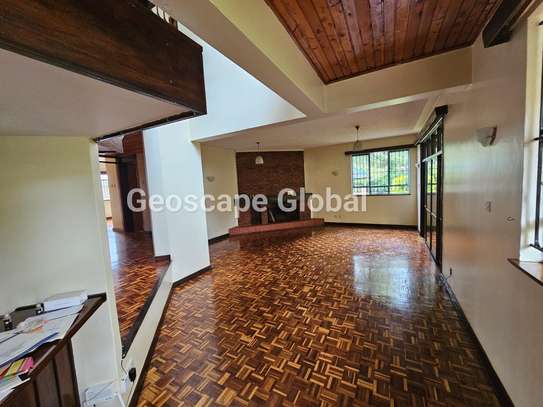 4 Bed House with En Suite in Gigiri image 11