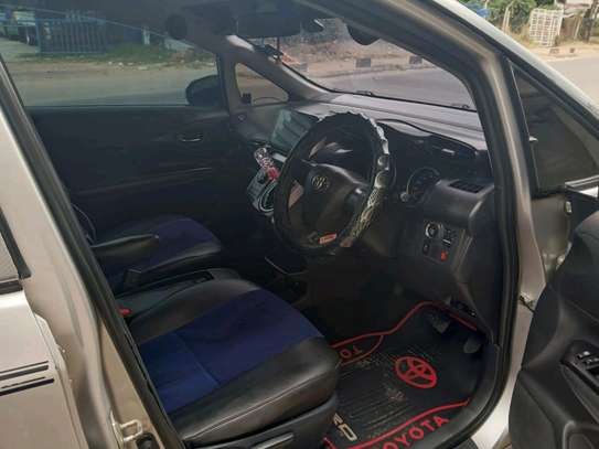 Toyota wish 2014model image 10