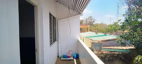 3 Bed Townhouse with En Suite at South B Estate. image 2