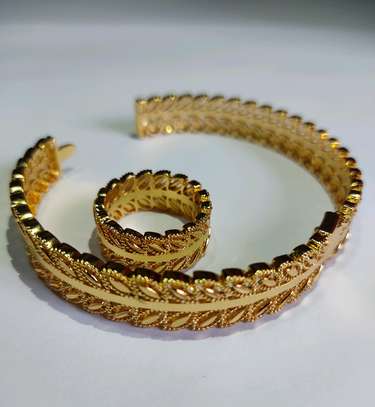 Luxury women leaf design ring and bracelet image 3