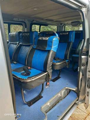 Nissan Caravan (Urvan) image 9