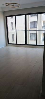 1 Bed Apartment with En Suite at Hatheru image 2