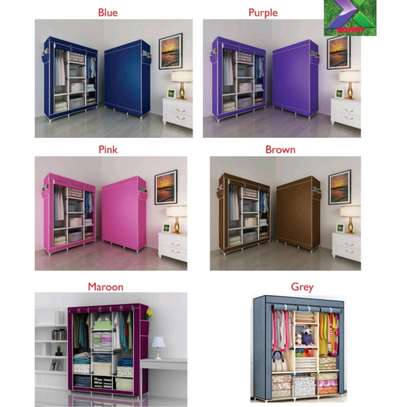 METALLIC THREE COLUMN PORTABLE WARDROBE image 3