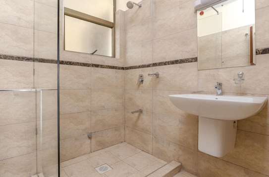 4 Bed Apartment with En Suite in Thika Road image 1