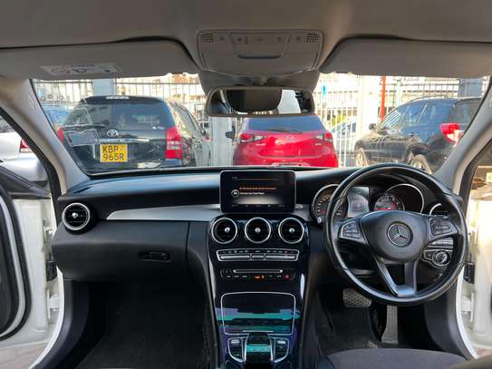 Mercedes benz C180 image 3