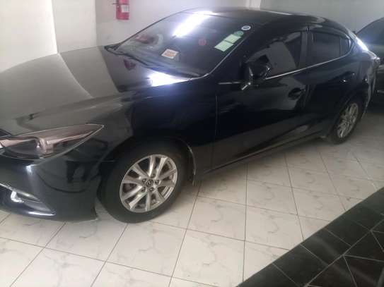 Mazda axela image 2