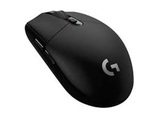 Logitech G304 Lightspeed Wireless Gaming Mouse image 1