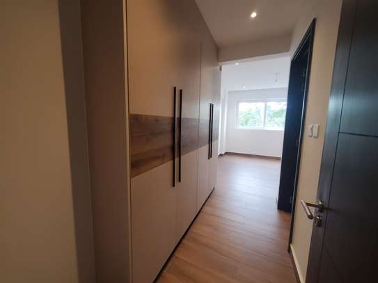 5 Bed Apartment with En Suite in General Mathenge image 4