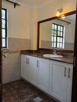 5 Bed Villa with En Suite in Karen image 7