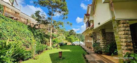 4 Bed House with Swimming Pool at Rosslyn image 2