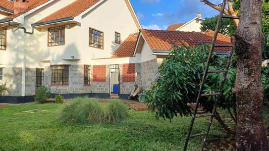Detached House with Large Garden & Secure Windows image 1