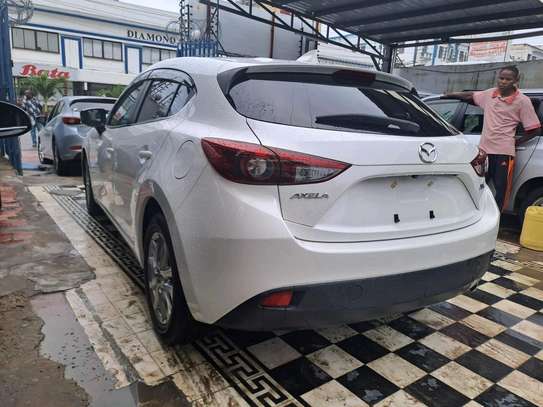 Mazda axella hatchback image 4