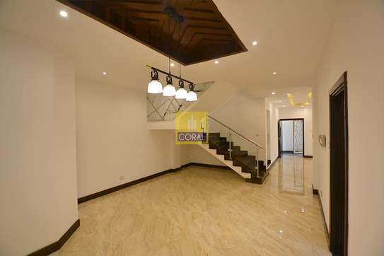 4 Bed Townhouse with Garden in Spring Valley image 16