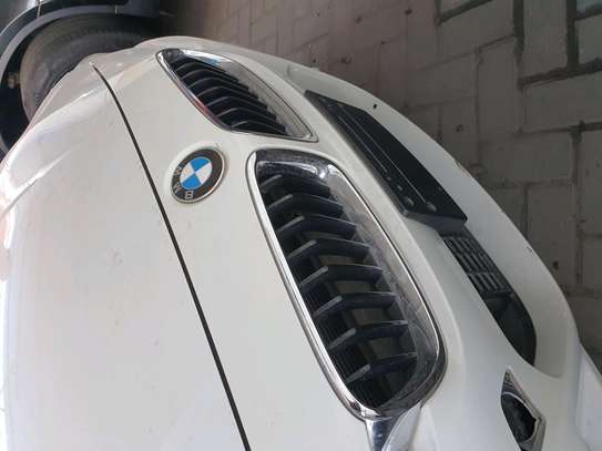BMW 320I image 4