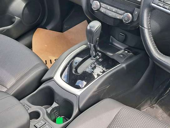 Nissan X-Trail sunroof image 9