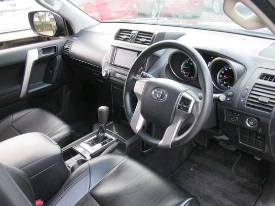 Toyota Prado image 3