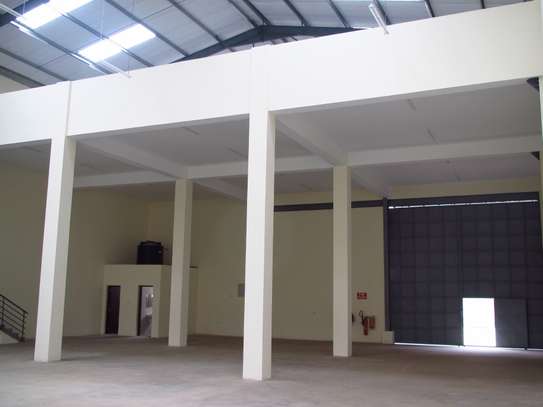 7,069 ft² Warehouse with Parking in Ruiru image 4