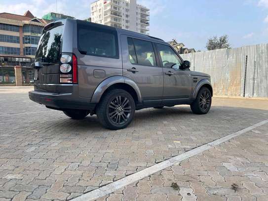 2016 Land Rover discovery 4 in Nairobi image 3