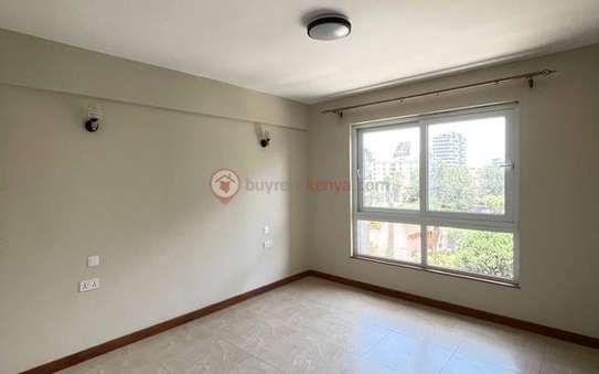 3 Bed Apartment with En Suite in Kilimani image 13