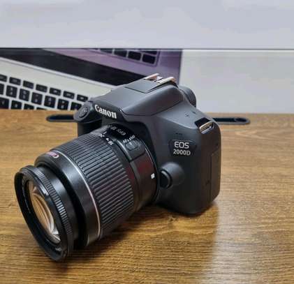 Canon EOS 2000D 18:55mm image 3