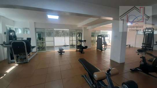 Exquisite 2bedroomed apartment, 2 ensuite, swimming pool image 2