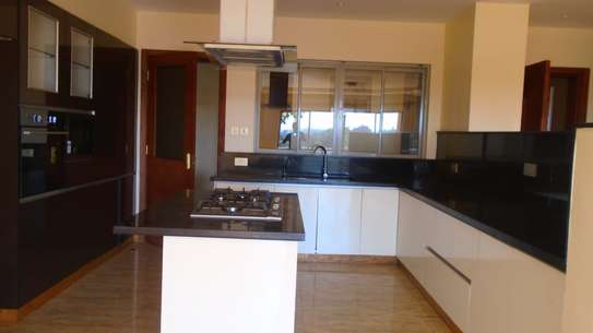 4 Bed Apartment with En Suite in Kileleshwa image 16
