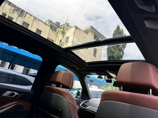 BMW X7 X-Drive35d sunroof 2019 image 7