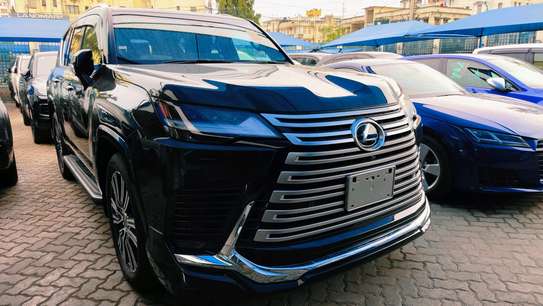 Lexus LX600 2022 black Automatic petrol image 10