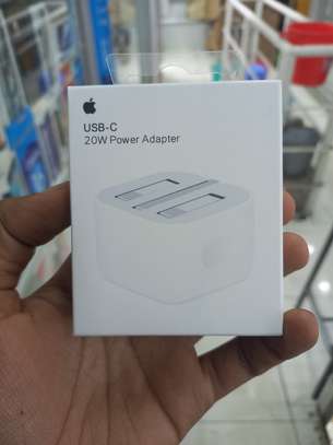 Apple USB C adapter 20W image 2