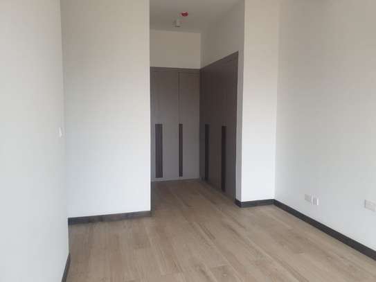 3 Bed Apartment with En Suite in Rosslyn image 2