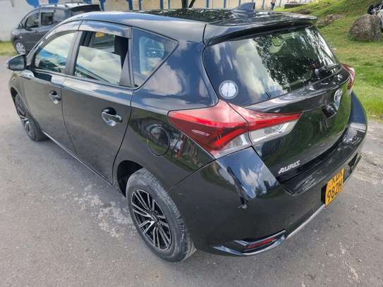 Toyota Auris in mint condition image 13