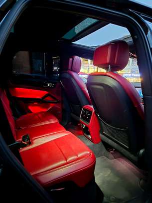 Porsche Cayenne Luxury SUV Black Excellent Condition image 7