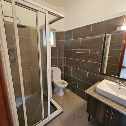 2 bedroom all ensuite with Dsq available image 7