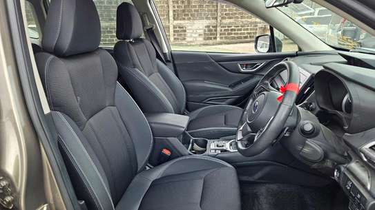 Subaru Forester GREY 2018 image 5