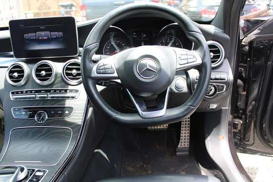 Mercedes Benz C250 image 3