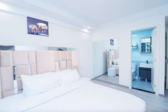 Furnished 3 Bed Apartment with En Suite at Wood Avenue image 2