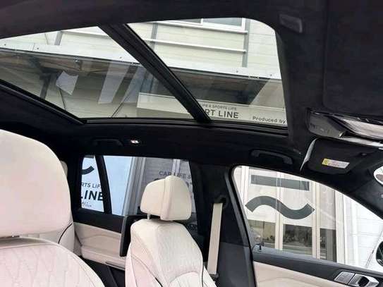 BMW X7 2020 model image 4