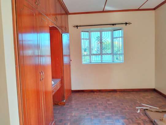 6 Bed House with En Suite in Runda image 11