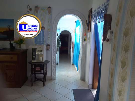 3 Bed House with Garage in Watamu image 8