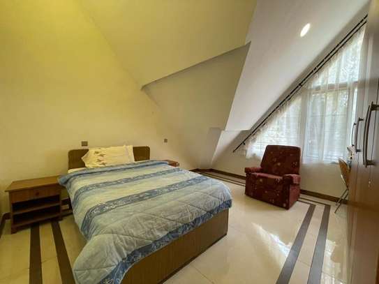 3 Bed House with En Suite in Gigiri image 10