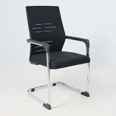 Black Ergonomic Mesh Visitors Waiting Chair image 1