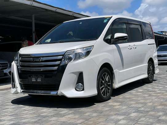 Toyota Noah new shape white in color image 7