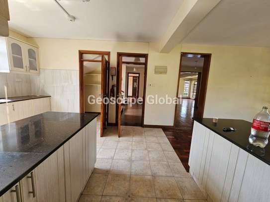 3 Bed Apartment with En Suite in Rosslyn image 19
